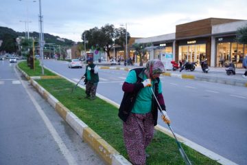 01-1-360x240 Ayvalık Belediyesi Bahar Hazırlıklarını Hızlandırdı