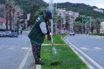 03-360x240 Ayvalık Belediyesi Bahar Hazırlıklarını Hızlandırdı