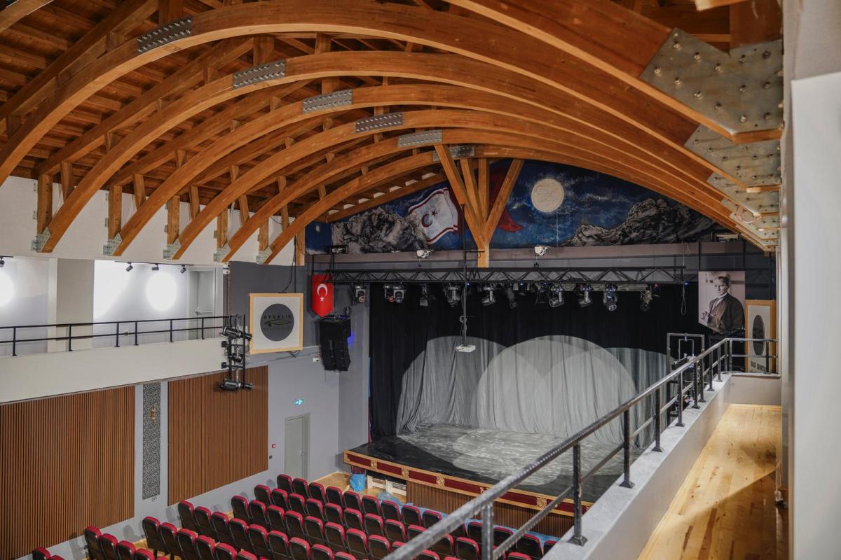 04-6 Ayvalık Rauf Denktaş Kültür Merkezi 27 Şubat'ta Açılıyor