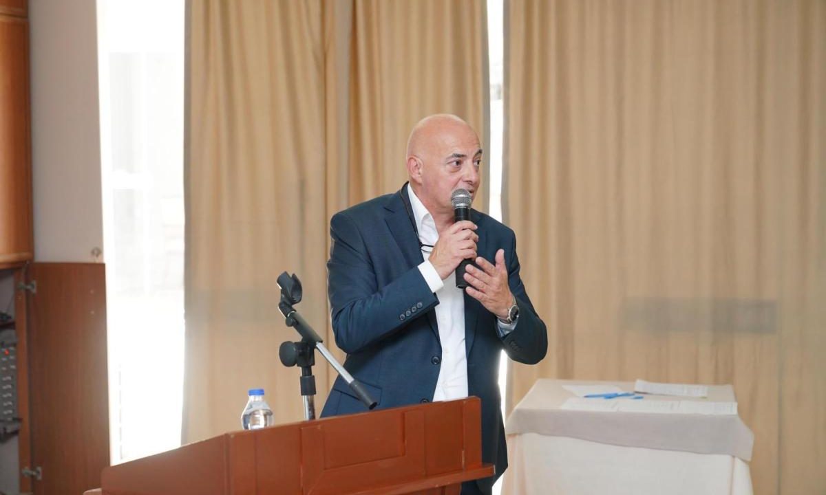 Ayvalık: “Gel” Demiyor, “Hazırsan Buradayım” Diyor