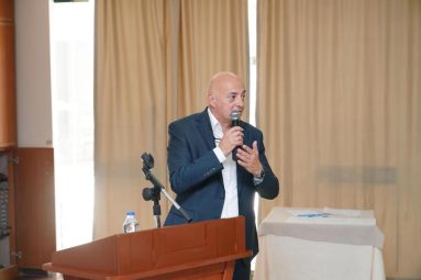 Ayvalık: “Gel” Demiyor, “Hazırsan Buradayım” Diyor