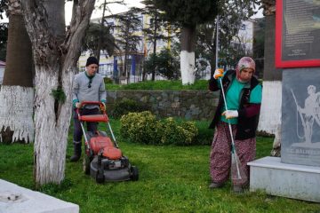 06-1-360x240 Ayvalık Belediyesi Bahar Hazırlıklarını Hızlandırdı