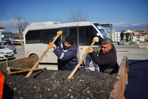 06-3-495x330 Ayvalık Belediyesi Yol Bakım ve Onarım Seferberliği Başlattı