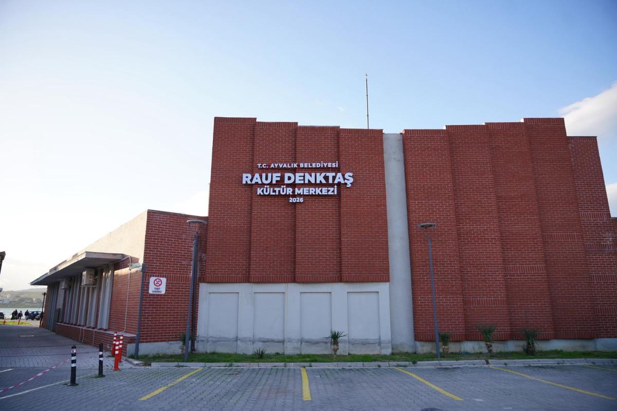 06-4 Ayvalık Rauf Denktaş Kültür Merkezi 27 Şubat'ta Açılıyor