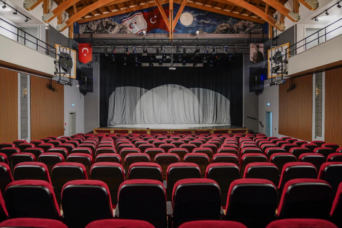 08-4 Ayvalık Rauf Denktaş Kültür Merkezi 27 Şubat'ta Açılıyor