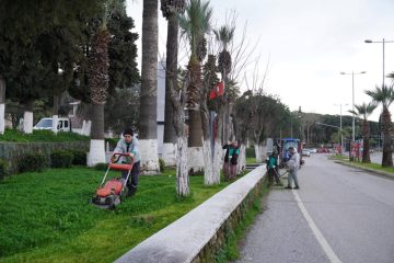 09-1-360x240 Ayvalık Belediyesi Bahar Hazırlıklarını Hızlandırdı