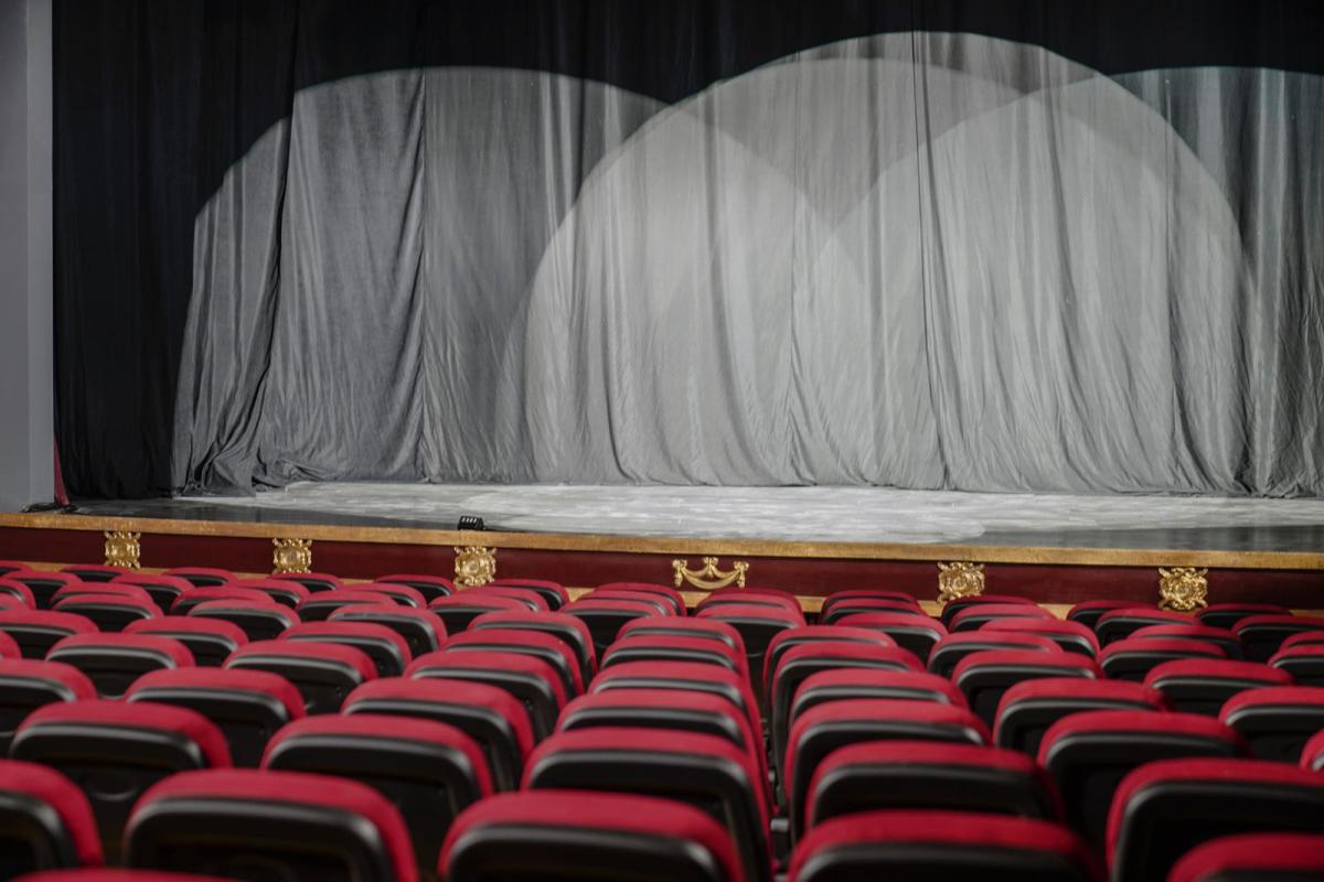 09-5 Ayvalık Rauf Denktaş Kültür Merkezi 27 Şubat'ta Açılıyor