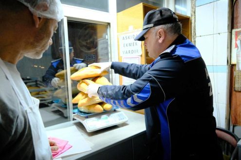 1-10-495x330 Altıeylül Zabıtasından Ramazan Öncesi Fiyat Denetimi