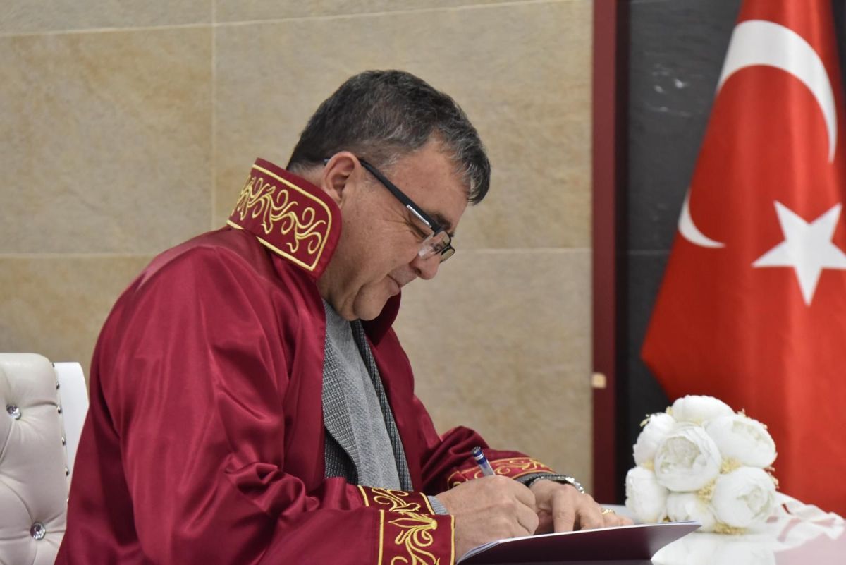 1-2-4 Evleneceklere 10 Bin TL! Altıeylül’den Büyük Destek