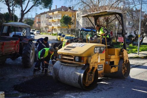 10-3-495x330 Ayvalık Belediyesi Yol Bakım ve Onarım Seferberliği Başlattı