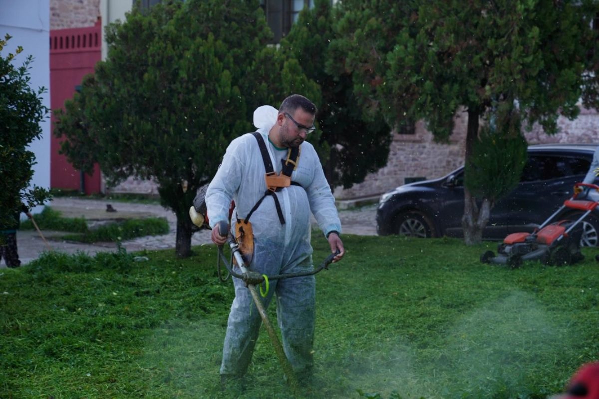 11-7 Ayvalık Belediyesi Bahar Hazırlıklarını Hızlandırdı