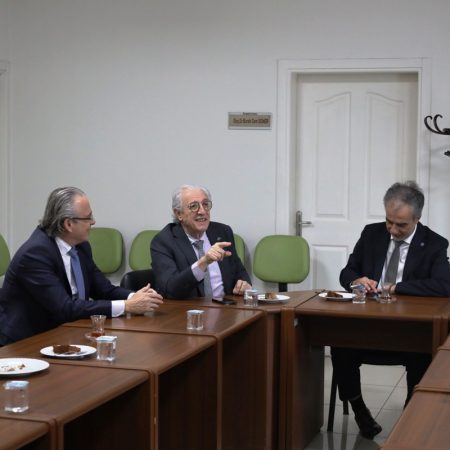 1771480026_EIB_0500-450x450 Ege İhracatçısına Kalite Kalkanı Yatırımı