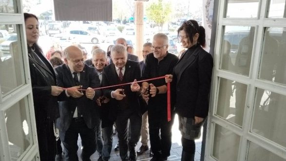 2-1-587x330 EDFOD 11. Yıl Karma Fotoğraf Sergisi Edremit'te Açıld