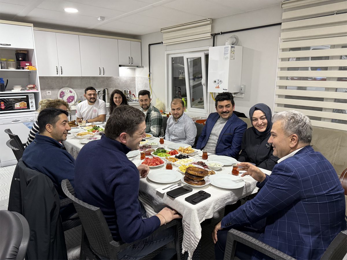 3-7 Mustafa Canbey’den 112’ye Sahur Ziyareti