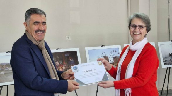 4-587x330 EDFOD 11. Yıl Karma Fotoğraf Sergisi Edremit'te Açıld