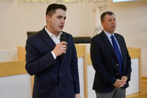 7-6-495x330 Ali Kemal Deveciler Öğrencilerle Buluştu