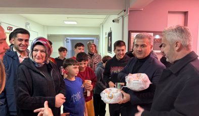 Milletvekili Mustafa Canbey Balıkesir Sevgi Evleri’nde Çocuklarla Sahurda Buluştu
