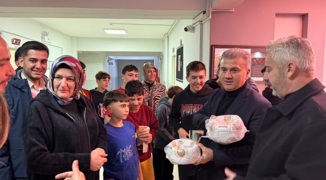 Milletvekili Mustafa Canbey Balıkesir Sevgi Evleri’nde Çocuklarla Sahurda Buluştu