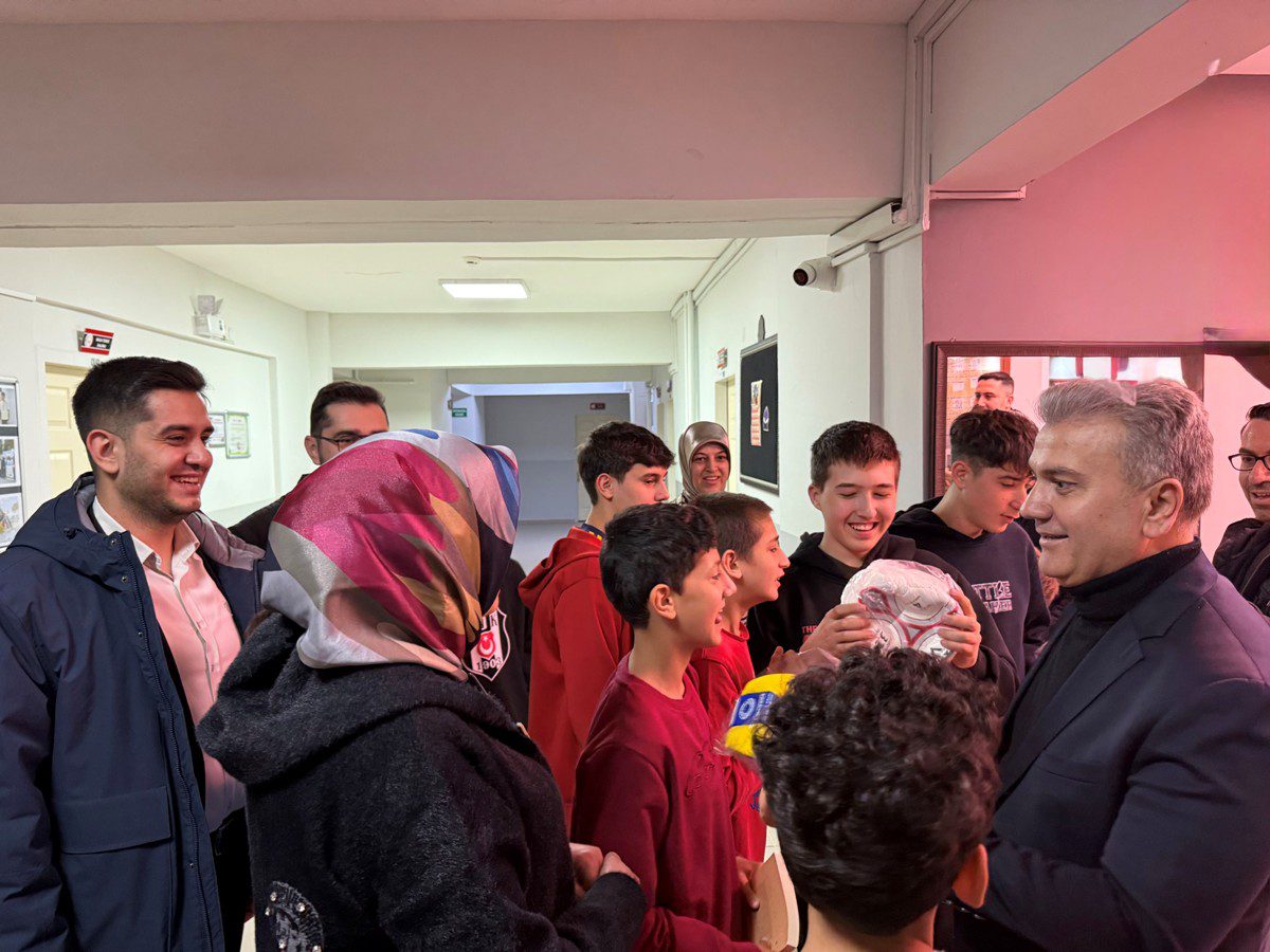 Cocuklarla-Sahur-7 Milletvekili Mustafa Canbey Balıkesir Sevgi Evleri’nde Çocuklarla Sahurda Buluştu