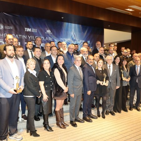 Ihracata-Odul-Toreni-13-450x450 Ege Yaş Meyve Sebze İhracatında Yıldızlar Ödüllendirildi