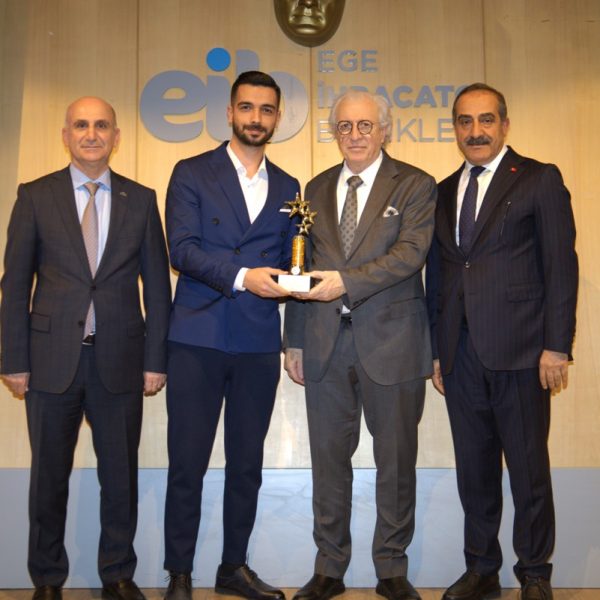 Ihracata-Odul-Toreni-15-600x600 Ege Yaş Meyve Sebze İhracatında Yıldızlar Ödüllendirildi