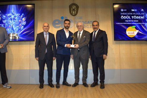 Ihracata-Odul-Toreni-16-494x330 Ege Yaş Meyve Sebze İhracatında Yıldızlar Ödüllendirildi