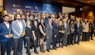 Ege Yaş Meyve Sebze İhracatında Yıldızlar Ödüllendirildi