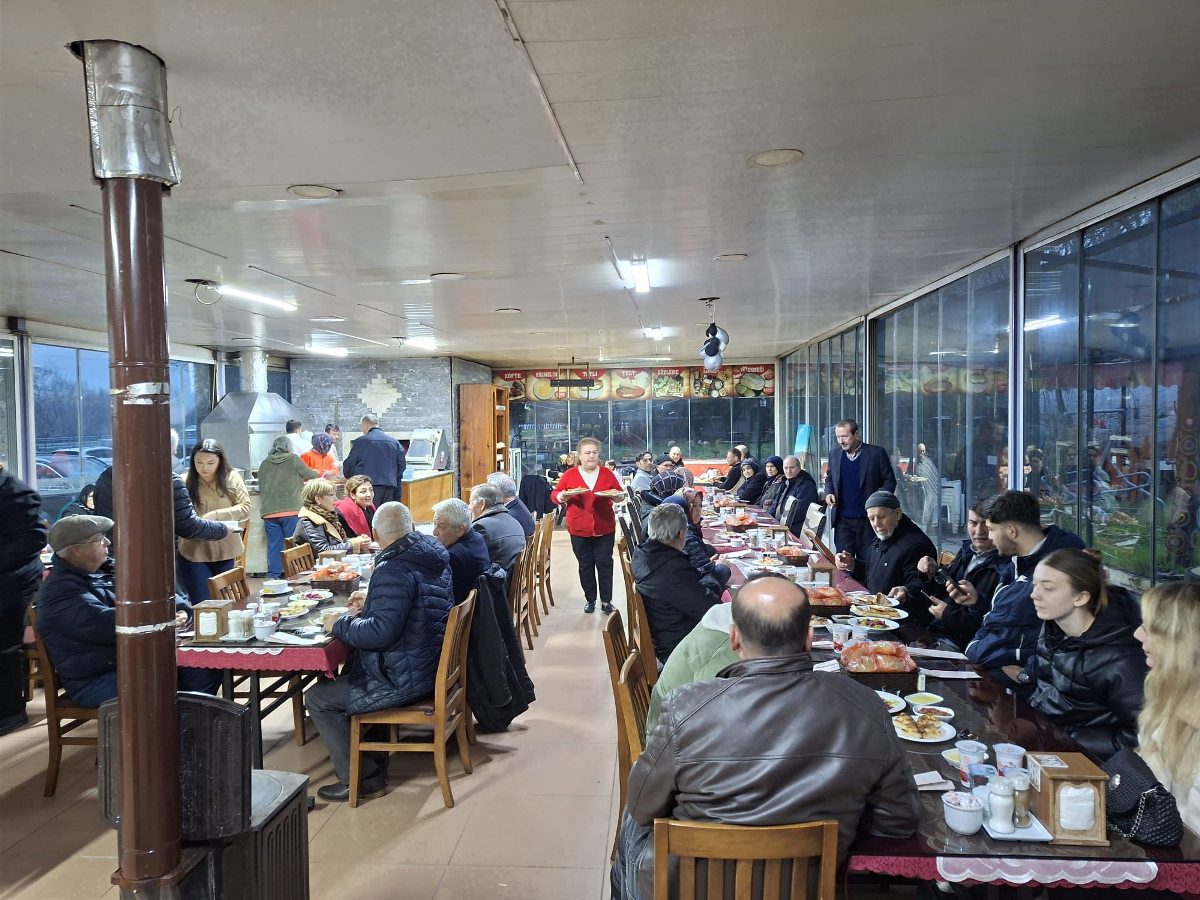 Irmak-Dinlenme-Tesisleri-2 İvrindi Irmak Dinlenme Tesisleri’nde Ramazan Coşkusu: Zengin İftar ve Sahur Menüleri Başladı!