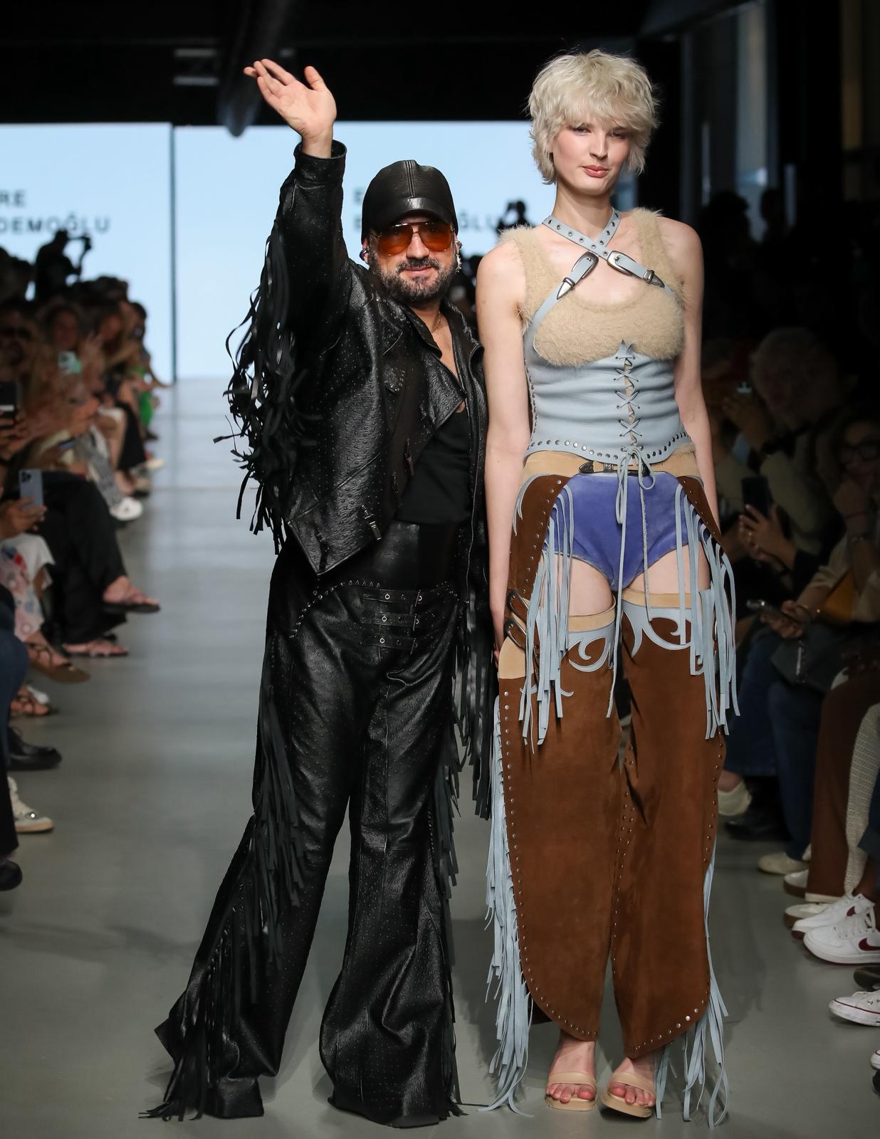 NO-APOLOGIES-3 Emre Erdemoğlu’ndan NO APOLOGIES Çıkışı