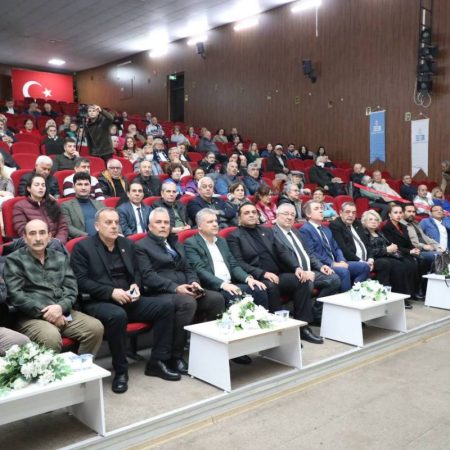 Sinan-Meydan-Sehit-Hamdibeyi-anlatti-1-450x450 Şehit Hamdibey 106. Yılında Edremit’te Anıldı