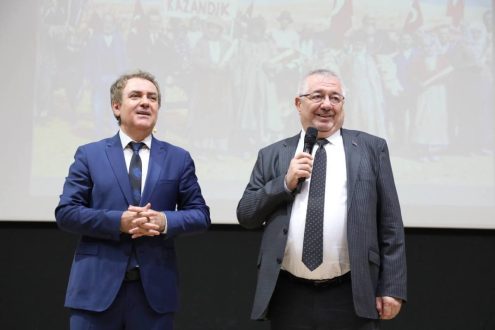 Sinan-Meydan-Sehit-Hamdibeyi-anlatti-12-495x330 Şehit Hamdibey 106. Yılında Edremit’te Anıldı