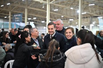 ahmet_akin_susurluklu_hemsehrileriyle_ayni_sofrada_bulustu_1-360x240 Ahmet Akın Susurluk'ta Hemşehrileriyle İftar Sofrasında