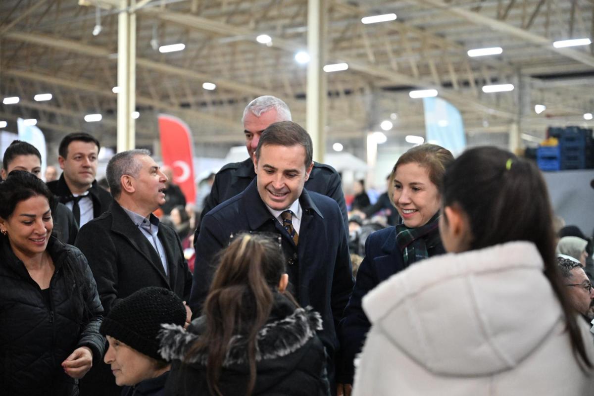 ahmet_akin_susurluklu_hemsehrileriyle_ayni_sofrada_bulustu_3 Ahmet Akın Susurluk'ta Hemşehrileriyle İftar Sofrasında