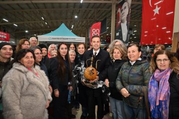 ahmet_akin_susurluklu_hemsehrileriyle_ayni_sofrada_bulustu_7-360x240 Ahmet Akın Susurluk'ta Hemşehrileriyle İftar Sofrasında