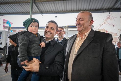 akin_bigadiclilerle_iftar_sofrasinda_bulustu_1-495x330 Ahmet Akın Bigadiç’te İftar Sofrasında