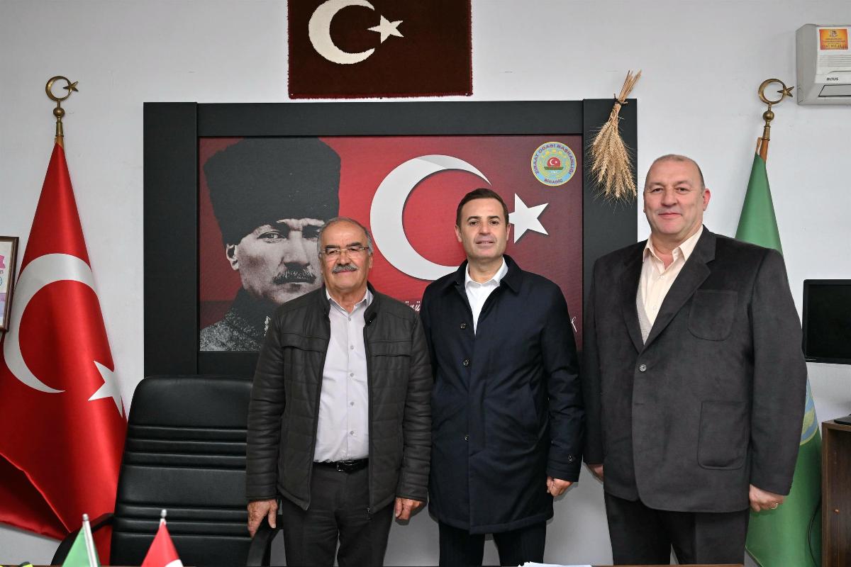 akin_bigadiclilerle_iftar_sofrasinda_bulustu_8 Ahmet Akın Bigadiç’te İftar Sofrasında