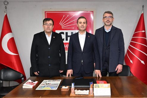 akin_bigadiclilerle_iftar_sofrasinda_bulustu_9-494x330 Ahmet Akın Bigadiç’te İftar Sofrasında