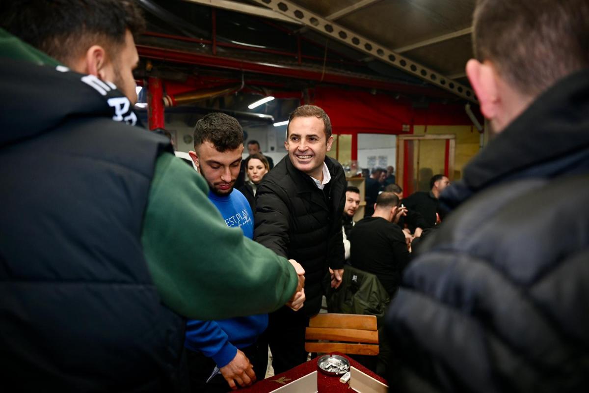 akin_kepsutlularla_iftar_yapti_15 Ahmet Akın Kepsut’ta Binlerce Kişiyle İftar Yaptı: "Balıkesir Benim Ailem"