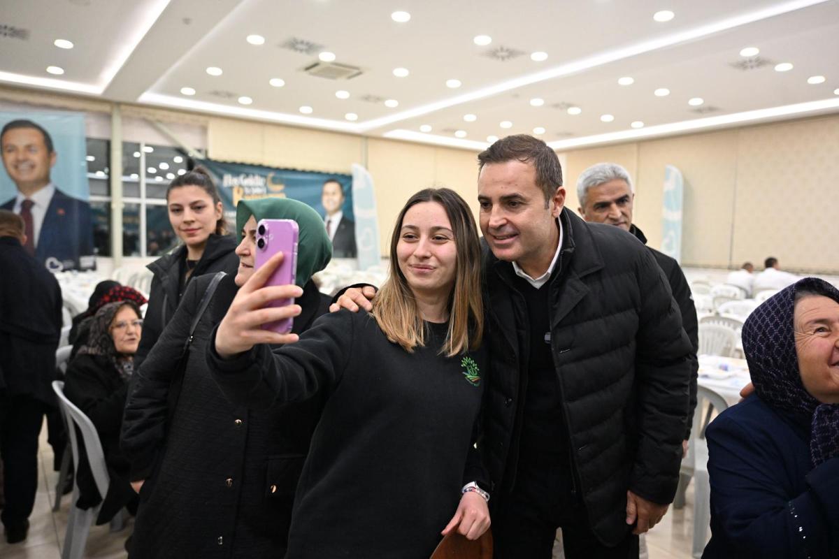 akin_kepsutlularla_iftar_yapti_7 Ahmet Akın Kepsut’ta Binlerce Kişiyle İftar Yaptı: "Balıkesir Benim Ailem"