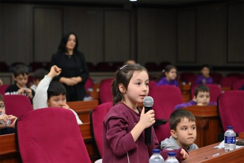 akin_ogrencileri_9-495x330 Ahmet Akın öğrencileri belediyede ağırladı