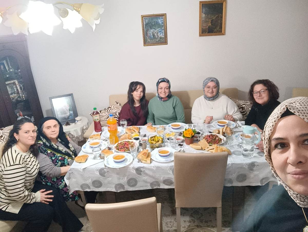 anahtar_parti_iftar-3 Anahtar Parti Kadın Kolları’ndan Şehit Annesine Anlamlı İftar