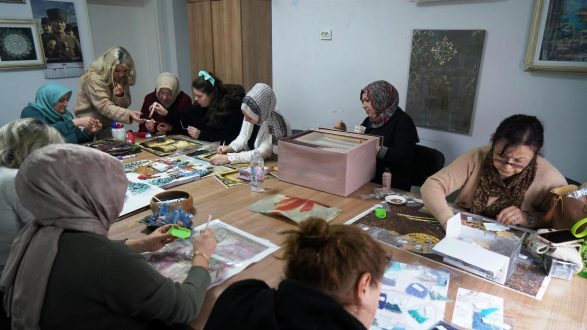 balikesir_buyuksehir_belediyesi_kadin_odakli_hizmetleriyle_one_cikiyor_2-587x330 Balıkesir Manyas Kadın Yaşam Merkezi: Ahmet Akın'dan Kadın Odaklı Dev Hizmet