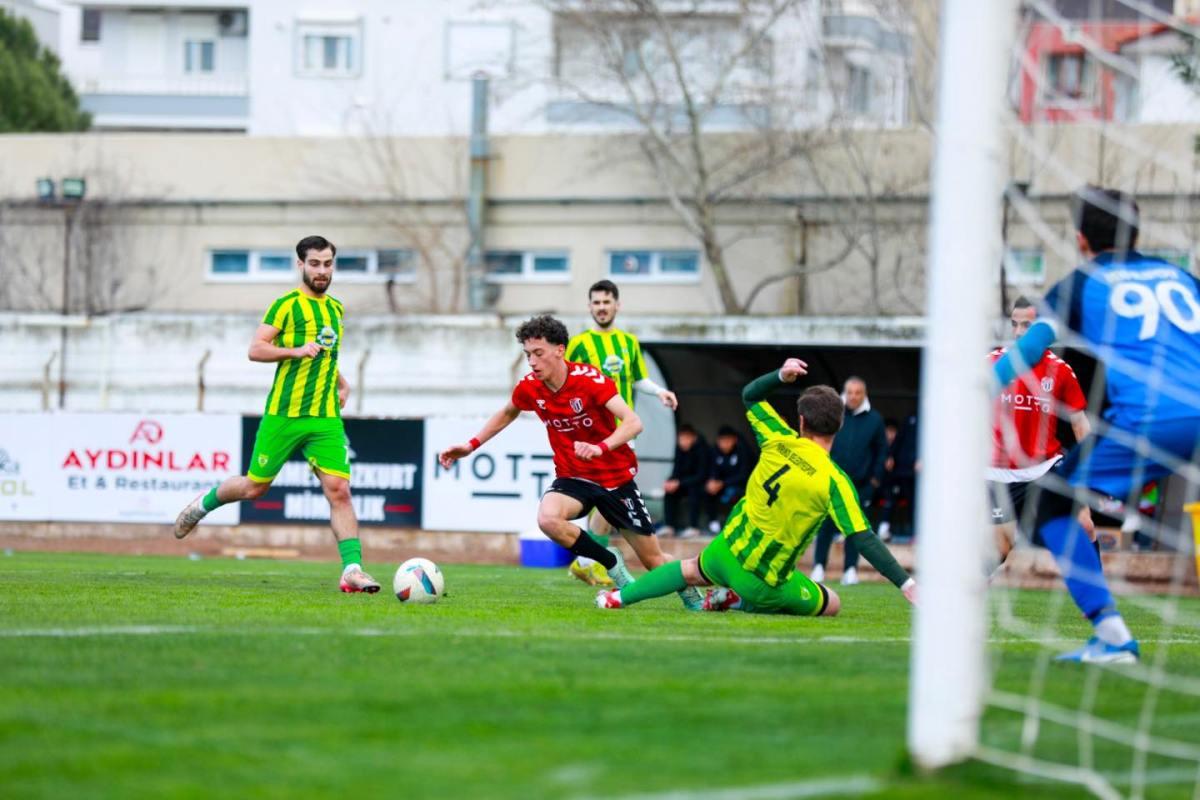 burhaniye_belediyespor-11 Burhaniye Belediyespor Şampiyonluğa Koşuyor