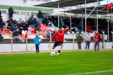 burhaniye_belediyespor-6-360x240 Burhaniye Belediyespor Şampiyonluğa Koşuyor