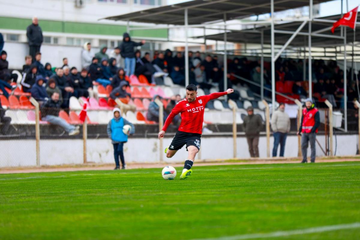 burhaniye_belediyespor-6 Burhaniye Belediyespor Şampiyonluğa Koşuyor