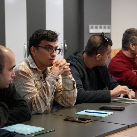 buyuksehir_kent_konseyi_is_birligiyle_ozel_gereksinimli_bireylere_e-kpss_hazirlik_egitimi_donemini__4-Kopyala-450x450 Balıkesir’de e-KPSS Hazırlık Eğitimi Başladı