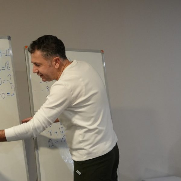 buyuksehir_kent_konseyi_is_birligiyle_ozel_gereksinimli_bireylere_e-kpss_hazirlik_egitimi_donemini__6-Kopyala-600x600 Balıkesir’de e-KPSS Hazırlık Eğitimi Başladı