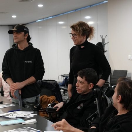 buyuksehir_kent_konseyi_is_birligiyle_ozel_gereksinimli_bireylere_e-kpss_hazirlik_egitimi_donemini__8-Kopyala-450x450 Balıkesir’de e-KPSS Hazırlık Eğitimi Başladı