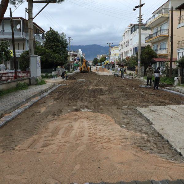 photo_2026-02-20_16-08-40-600x600 Edremit’te Yol Atağı: Ertaş Sahada İncelemede