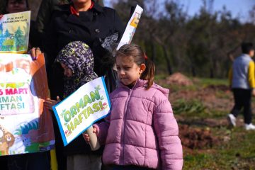 01_1201x800-360x240 Ayvalık'ta Geleceğe Nefes: 150 Fıstık Çamı Toprakla Buluştu